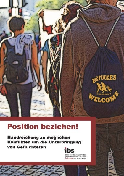 Titelbild einer Broschüre. Person mit Turnbeutel und Aufschrift "Refugees Welcome"