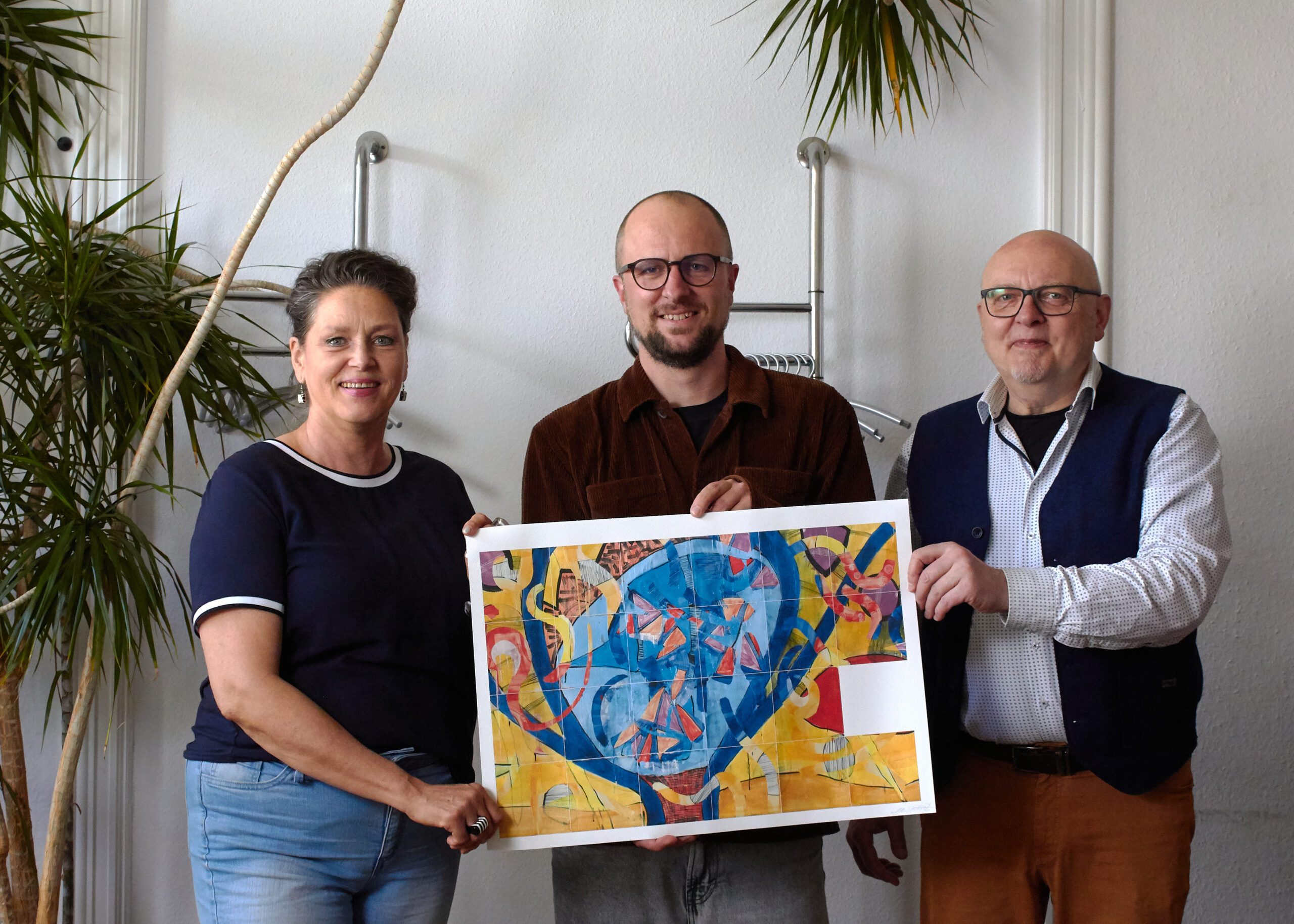 Foto von BMB-Geschäftsführerin Fr. Hanneforth, BMB-Grundsatzreferent Hr. Klare und Hr Koch von der con!flex Qualitätstestierung GmbH.